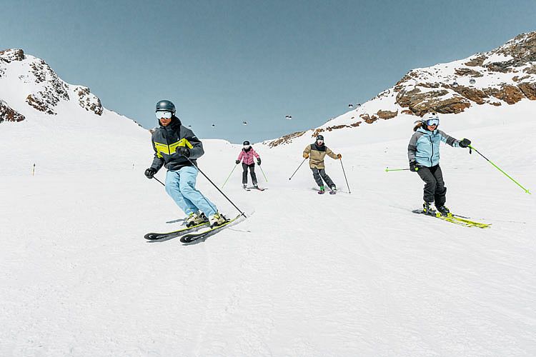 SKIING IN TYROL